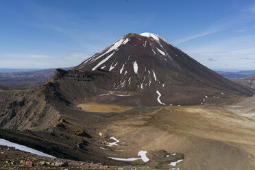 Aussicht auf einen Berg gegen den Himmel im Tongariro National Park - CAVF24473