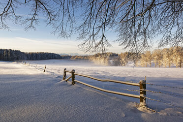 Germany, Bavaria, Geretsried, winter landscape in the morning - LHF00545