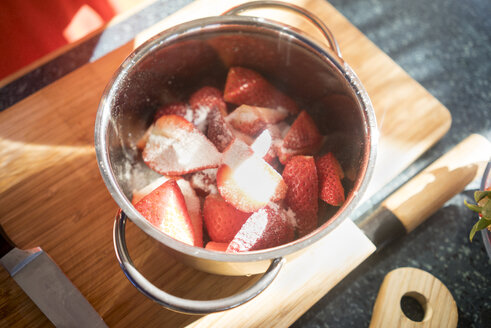 Making strawberry jam in cooking pot - MOEF00931