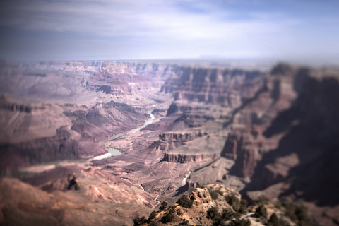 Blick von oben auf den Colorado River im Grand Canyon National Park, lizenzfreies Stockfoto