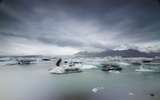 Island, Südisland, Gletschersee Joekulsarlon, Eisberge - STCF00527