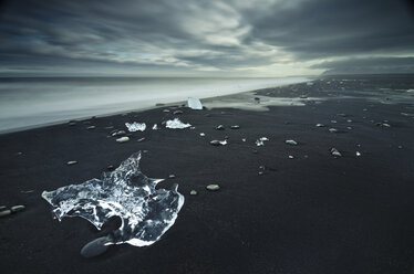 Iceland, pieces of ice at Jokulsarlon beach - STCF00529