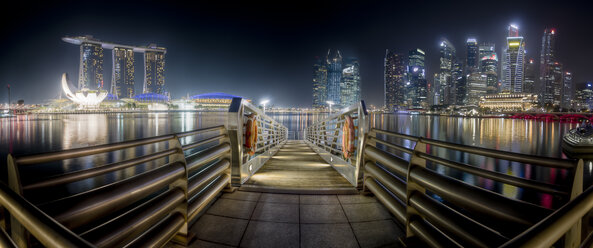 Singapur, skyline at night, mooring area - STCF00564