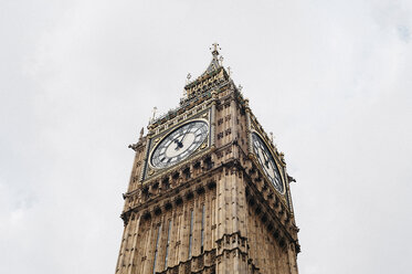 Niedriger Blickwinkel auf den Big Ben bei klarem Himmel - CAVF27183