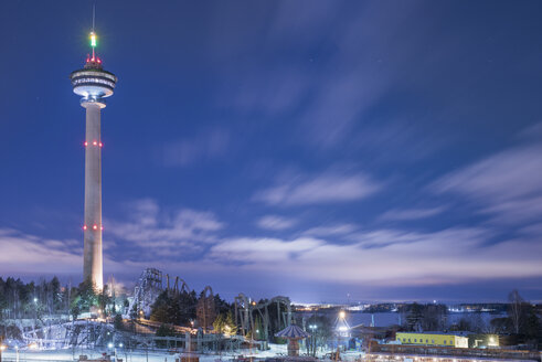 Beleuchteter Fernmeldeturm bei Nacht - FOLF00161