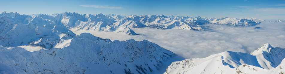 Deutschland, Bayern, Allgäu, Allgäuer Alpen, Panoramablick vom Nebelhorn - WGF01174