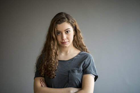 Portrait of teenage girl - FMKF05010