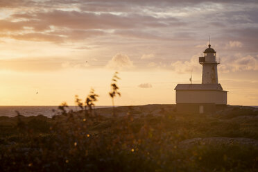 Leuchtturm gegen Sonnenuntergang Himmel - FOLF00329