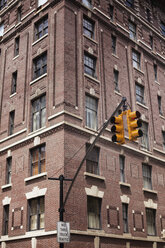 Brick building and stoplight in New York City - FOLF00727