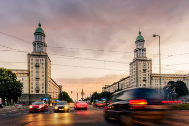 Blurred traffic on urban road - FOLF00910