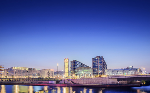 Skyline mit Berliner Hauptbahnhof, lizenzfreies Stockfoto