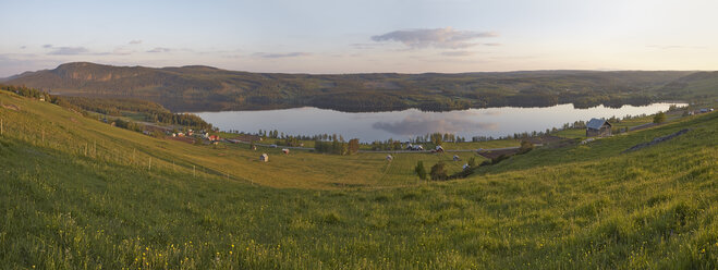 Scenic view of rural landscape - FOLF00984