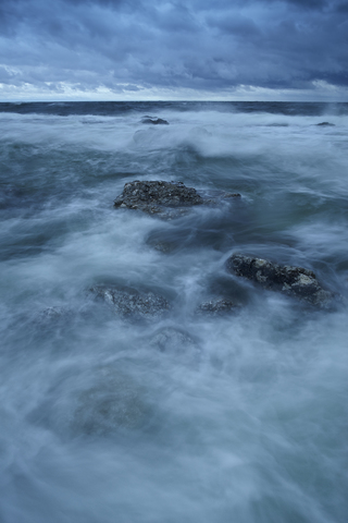 Gewitterwolken auf Gotland, Schweden, lizenzfreies Stockfoto