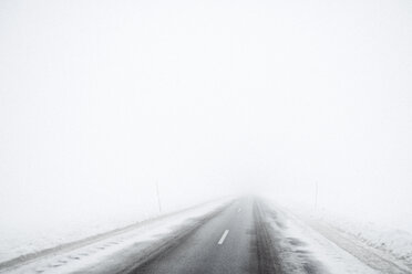 Straße im Schnee - FOLF01185