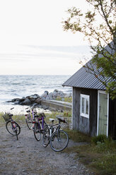 Fahrräder in der Nähe des Ferienhauses am Meer - FOLF01491
