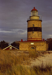 Leuchtturm am Herbstabend - FOLF01670