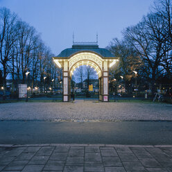 Folkets Park in Malmö in der Abenddämmerung - FOLF01725