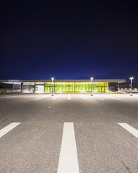 Emporia-Einkaufszentrum bei Nacht - FOLF01820