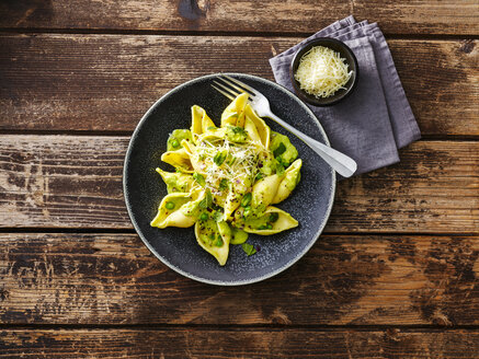 Avocado Pasta, Conchiglioni Rigati Pasta, avocado sauce, mint, peas, red onions, parmesan - KSWF01884