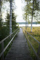 Uferpromenade am See - FOLF02124