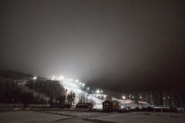 Ski resort at night - FOLF02143