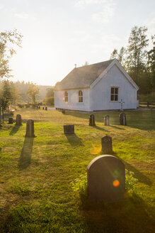 Kirche bei Sonnenuntergang - FOLF02145