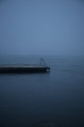 Pier an der Ostsee in einer Sommernacht - FOLF02170