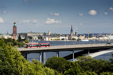 Brücke und Stadtbild - FOLF02647