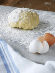 Pasta dough on cutting board - FOLF02849