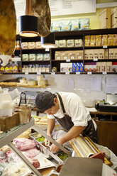 Young man working in store - FOLF03721