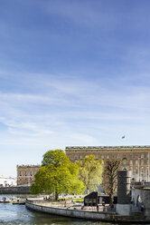 Uferpromenade am Königlichen Schloss in Stockholm - FOLF03735