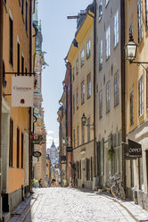 Enge Straße in der Altstadt von Stockholm - FOLF03747