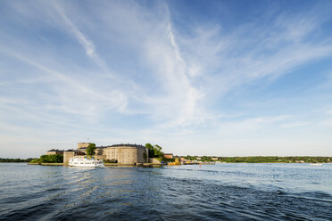 Festung Vaxholm auf dem Meer im Stockholmer Schärengarten - FOLF03755