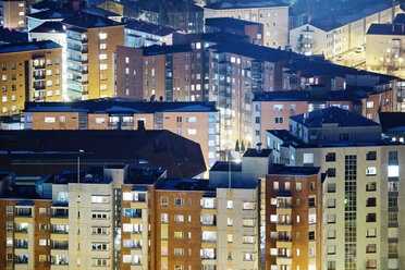 Wohnblocks in Lahti bei Nacht - FOLF03840