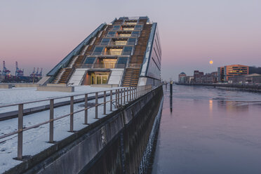 Germany, Hamburg, Dockland, modern office building at moonset - KEBF00789