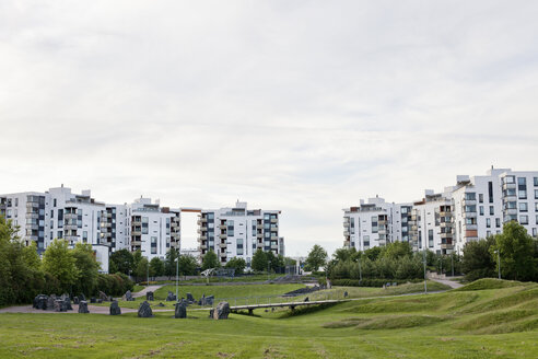 Grüner Park im Wohnviertel - FOLF03928