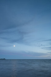 Seascape with full moon - FOLF04043