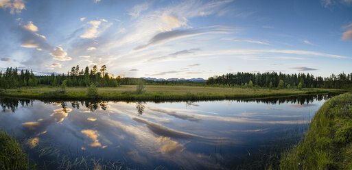 See mit reflektierten Wolken - FOLF04045