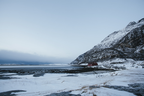 Haus am Meeresufer in Bodo, Norwegen, lizenzfreies Stockfoto