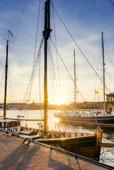 Segelboote im Hafen von Djurgarden in Stockholm - FOLF04396