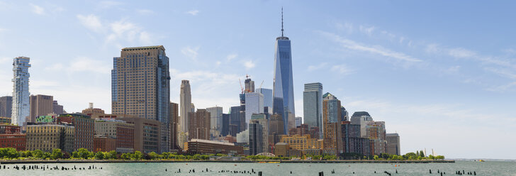Skyline of New York City - FOLF04658
