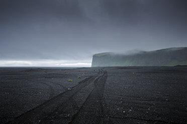 A gravel road in Iceland - FOLF04702