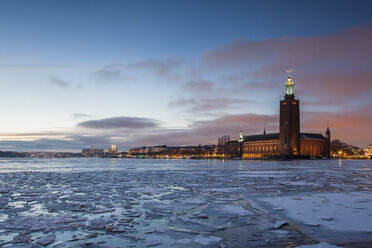 View of the municipal building across icy water - FOLF04736