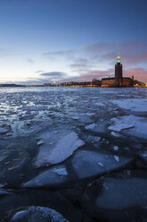 View of the municipal building across icy water - FOLF04737