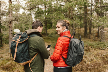 Pärchen wandern - FOLF04887