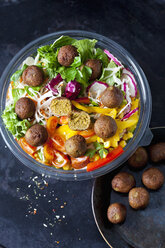 Bowl of mixed salad with vegetable balls - CSF29000