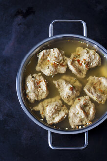 Cooking pot of soy medaillons in vegetable stock - CSF29056