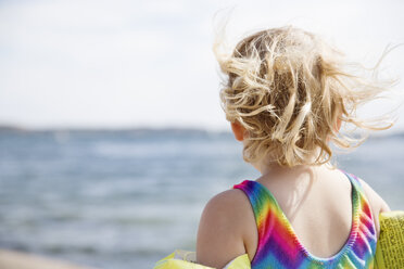 Mädchen am Strand - FOLF05156