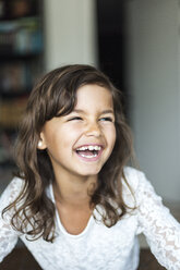 Portrait of girl laughing - FOLF05242