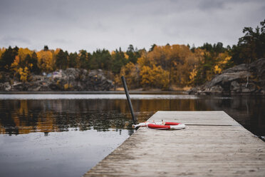 Wharf on lake - FOLF05250